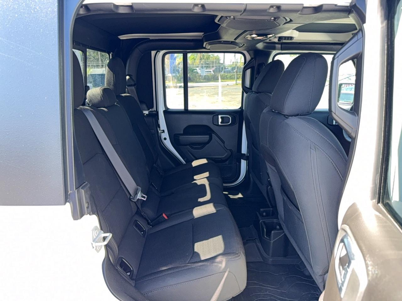 2023 Jeep Gladiator Sport - Image 6
