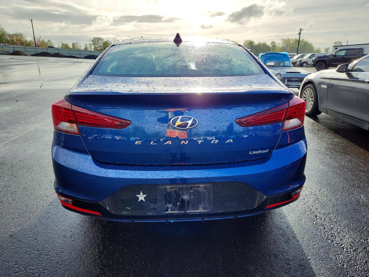 2019 Hyundai Elantra Limited - Image 6