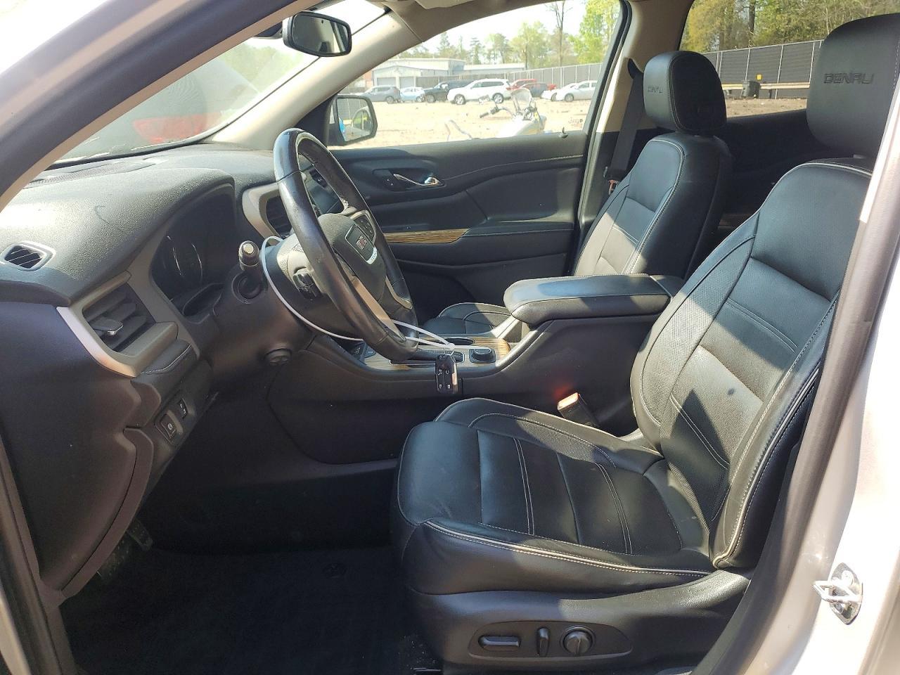 2019 GMC Acadia Denali - Image 7