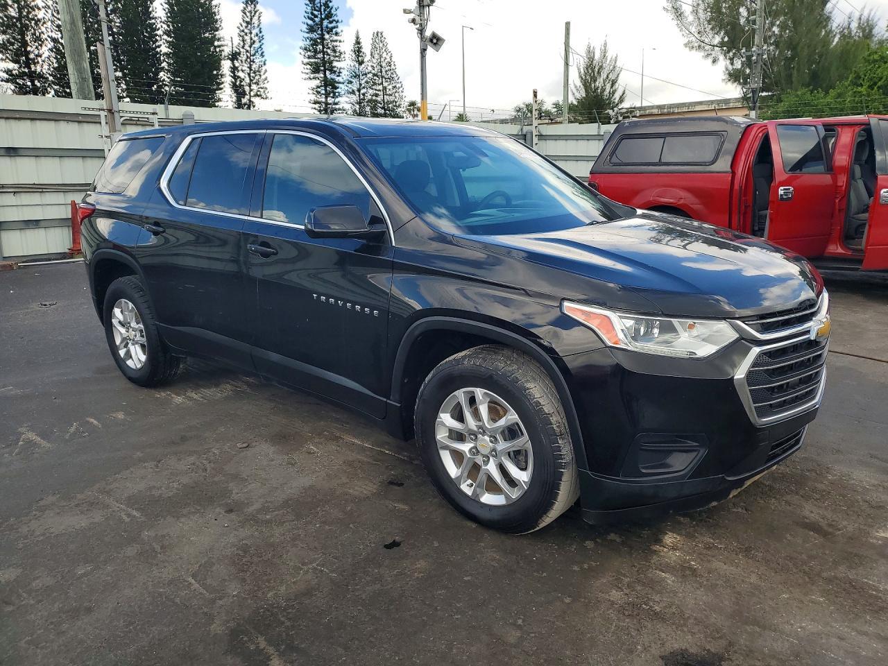 2019 Chevrolet Traverse Ls - Image 4