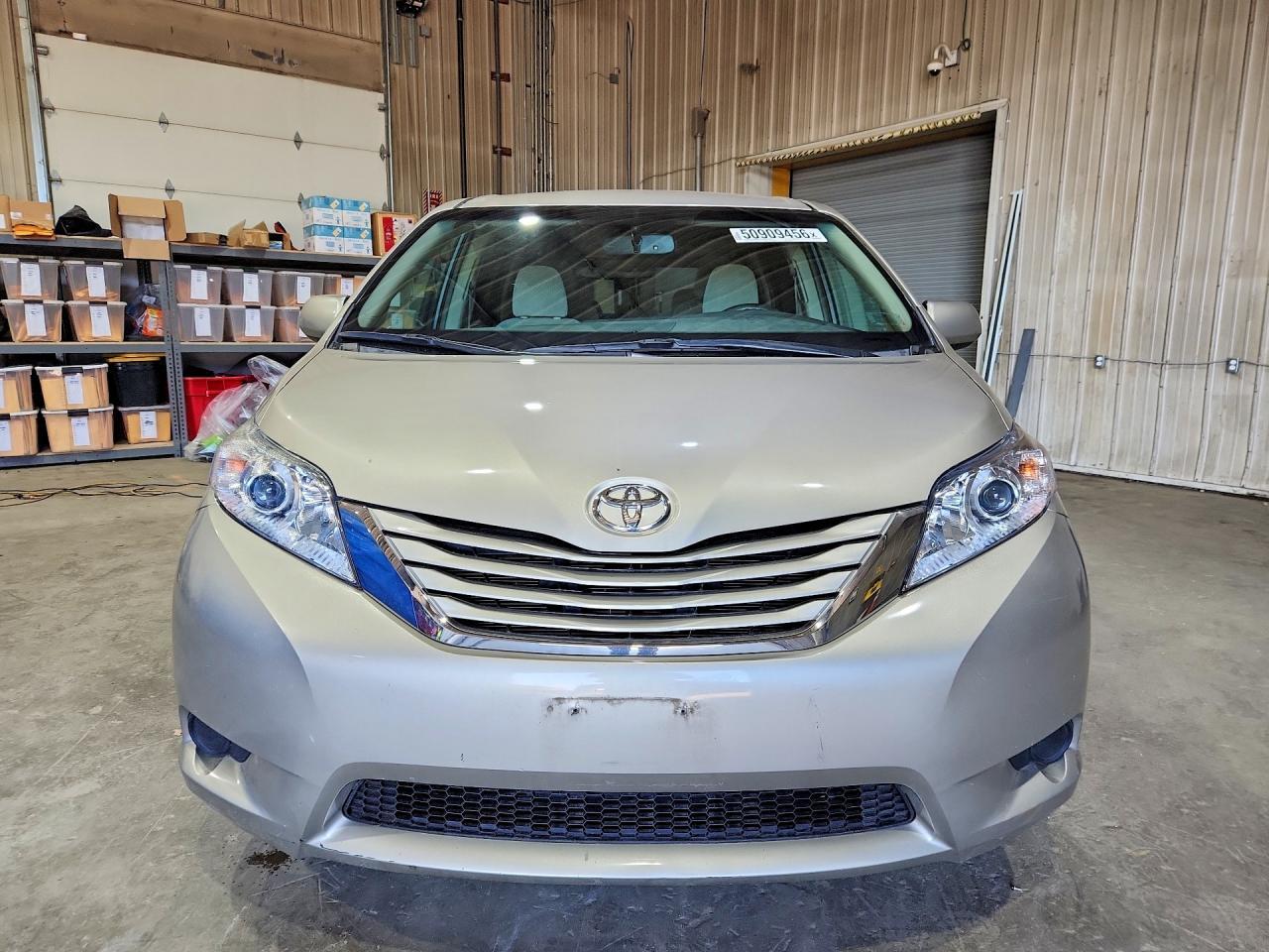 2016 Toyota Sienna Le - Фото 5