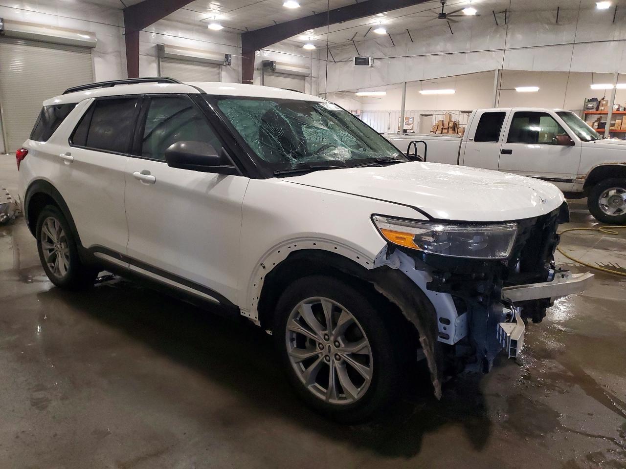 2023 Ford Explorer Xlt - Фото 4