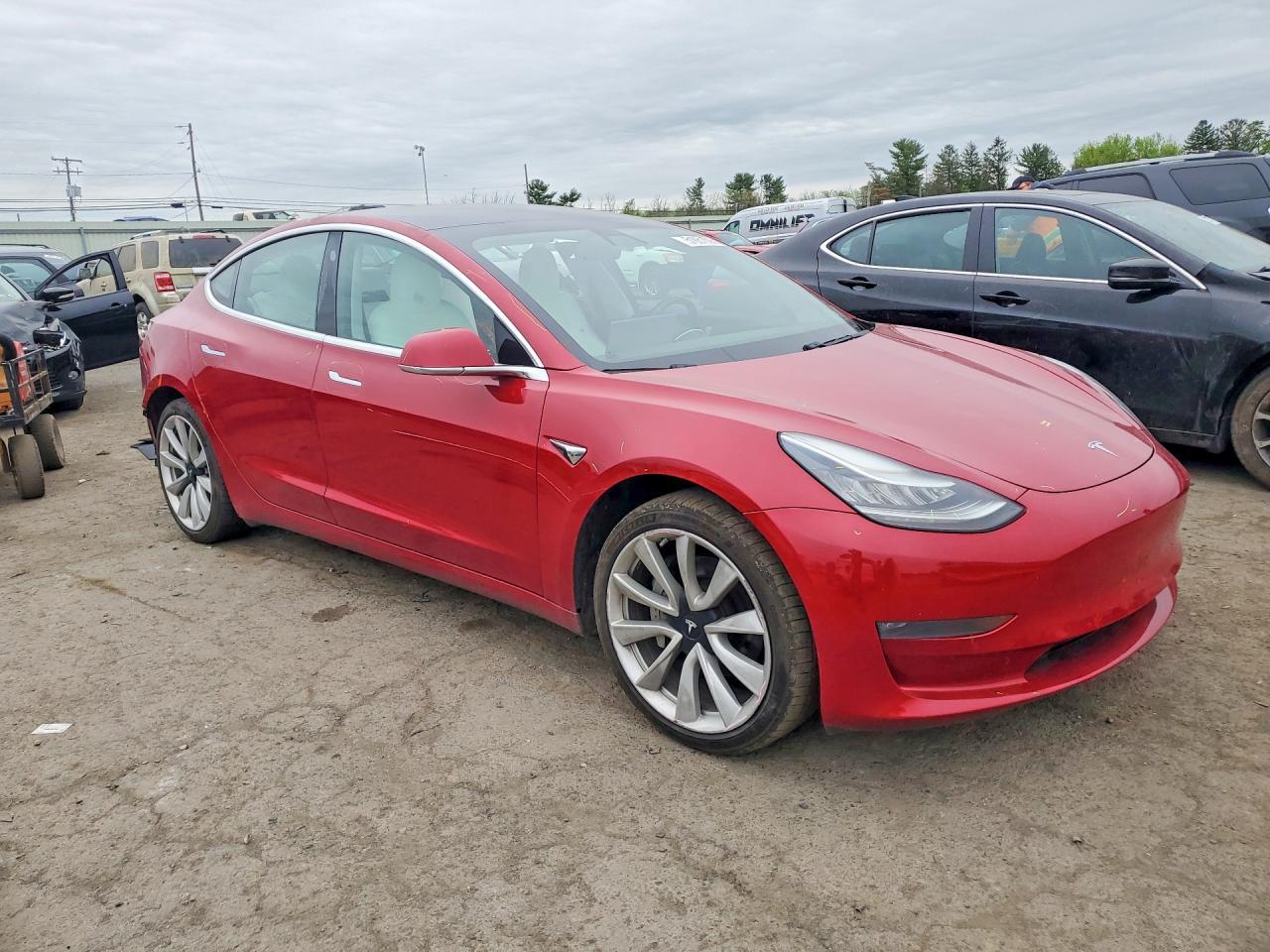 2018 Tesla Model 3 - Фото 4