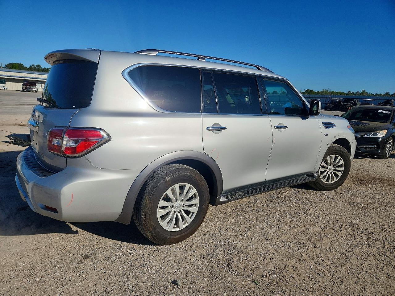 2018 Nissan Armada Sv - Image 3