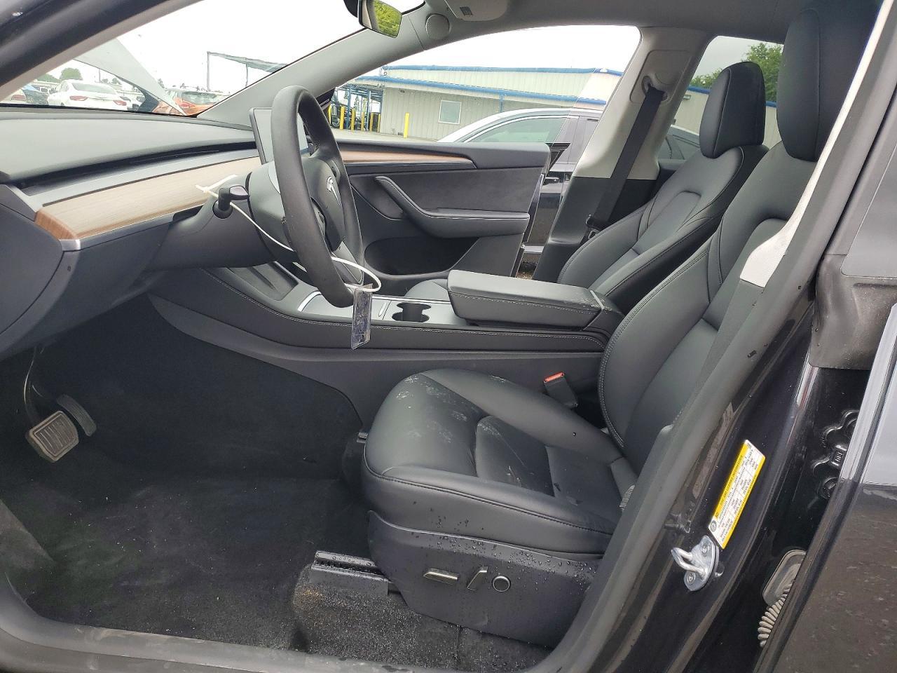 2025 Tesla Model Y - Фото 7