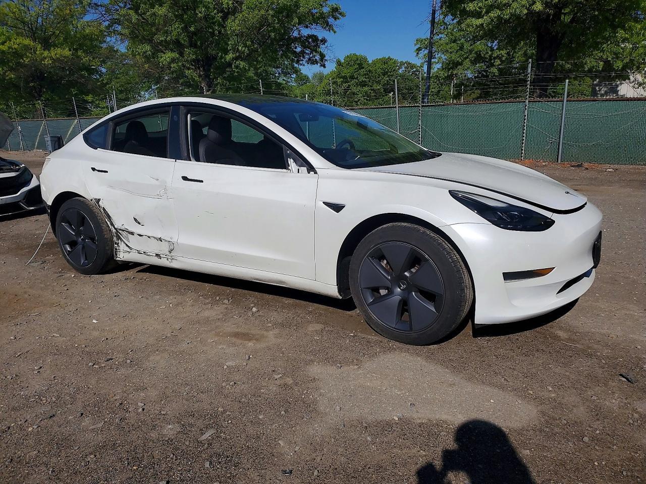 2023 Tesla Model 3 - Фото 4