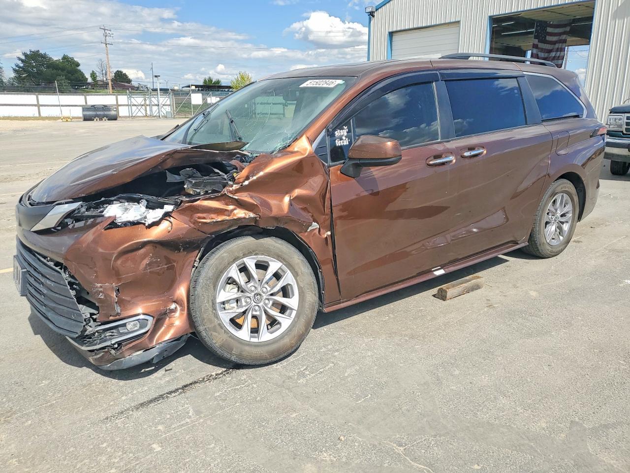 2022 Toyota Sienna Xle