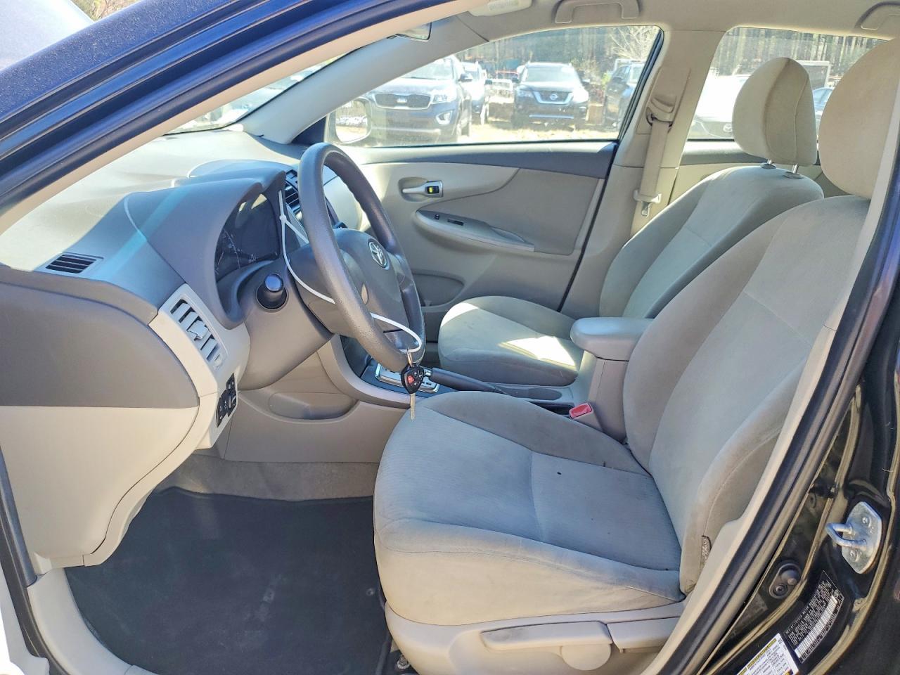 2010 Toyota Corolla Le - Фото 7