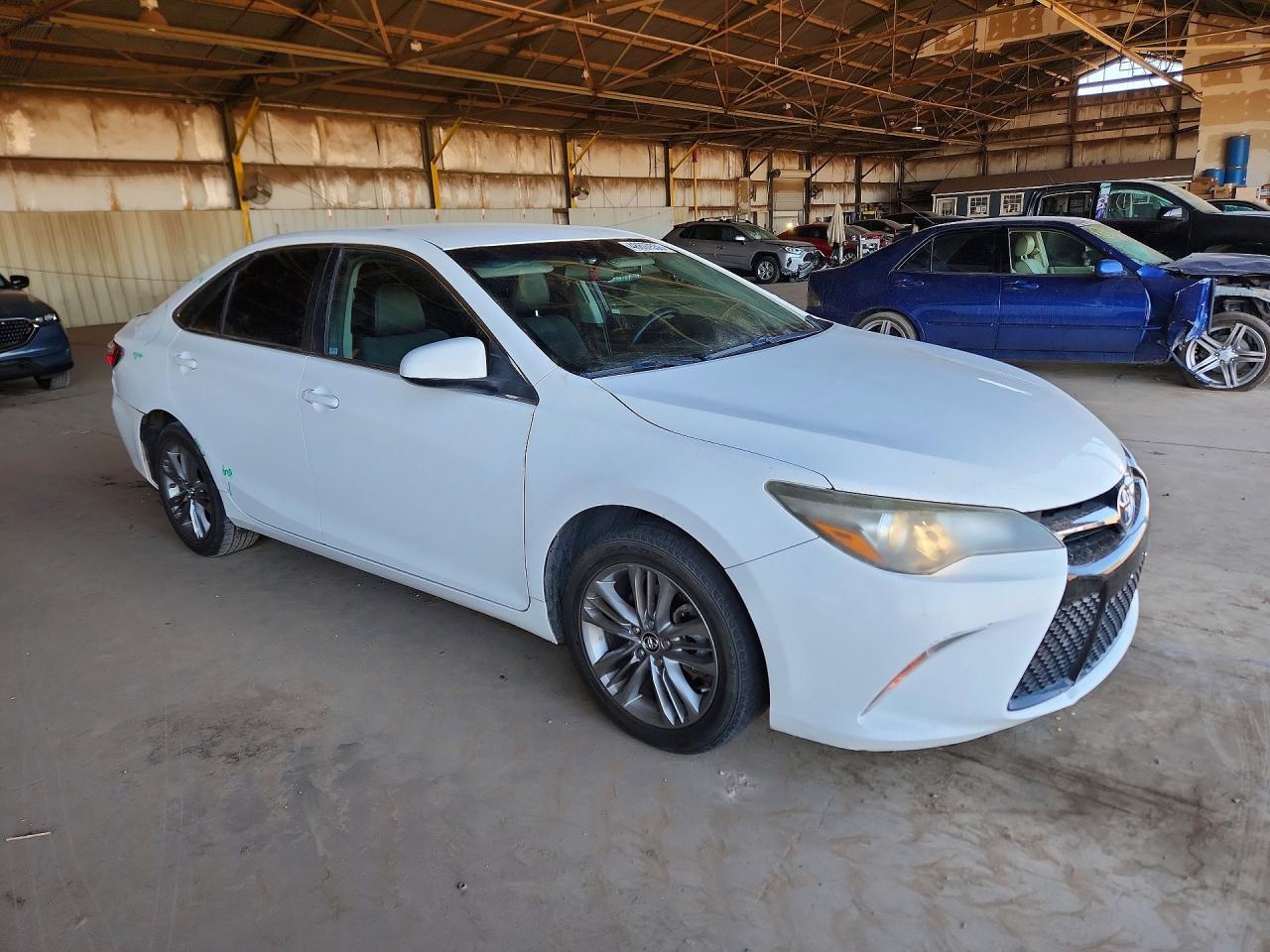 2016 Toyota Camry Se - Фото 4