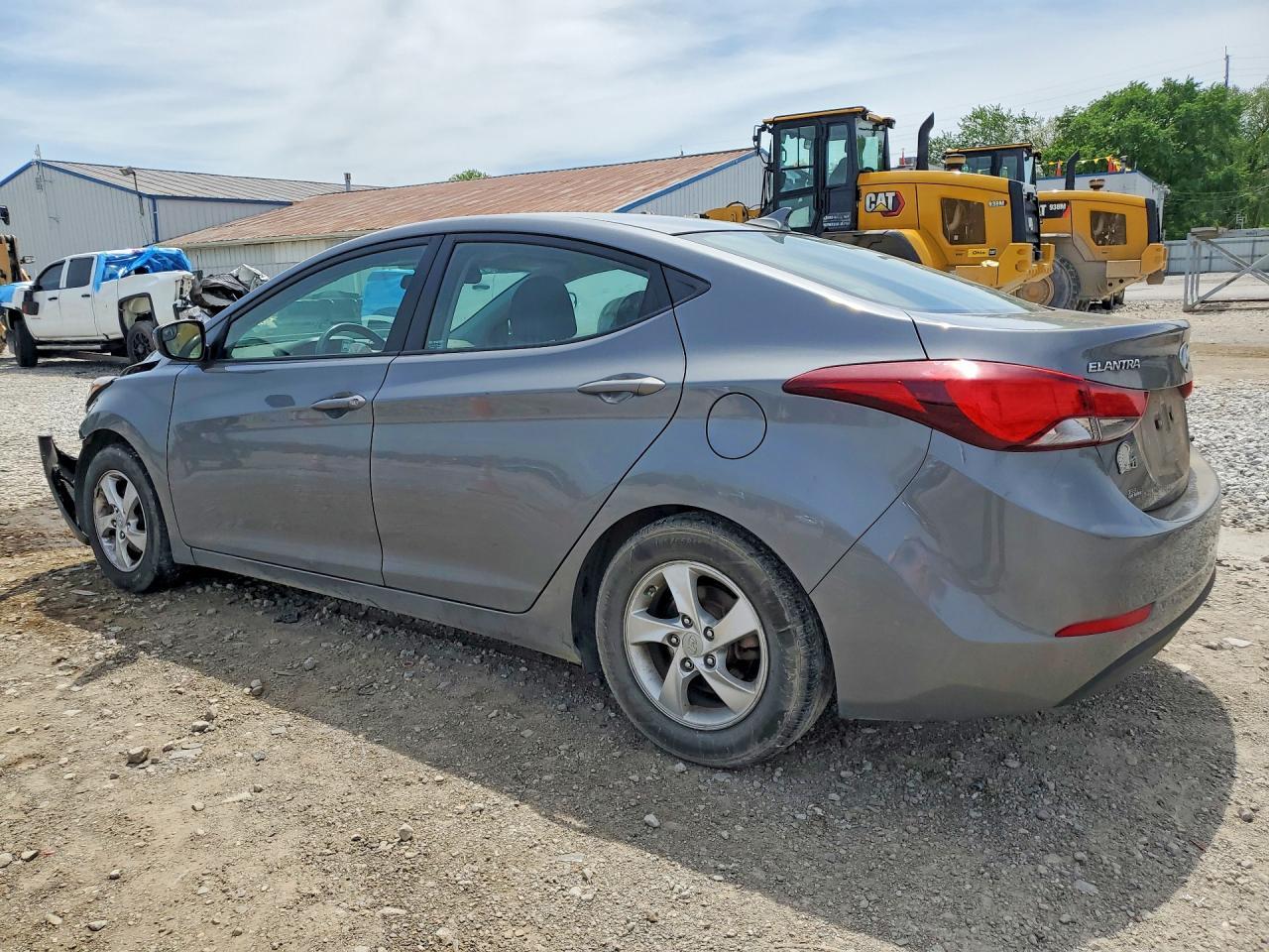 2014 Hyundai Elantra - Image 2