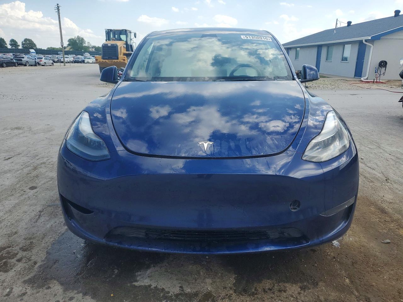 2024 Tesla Model Y - Image 5