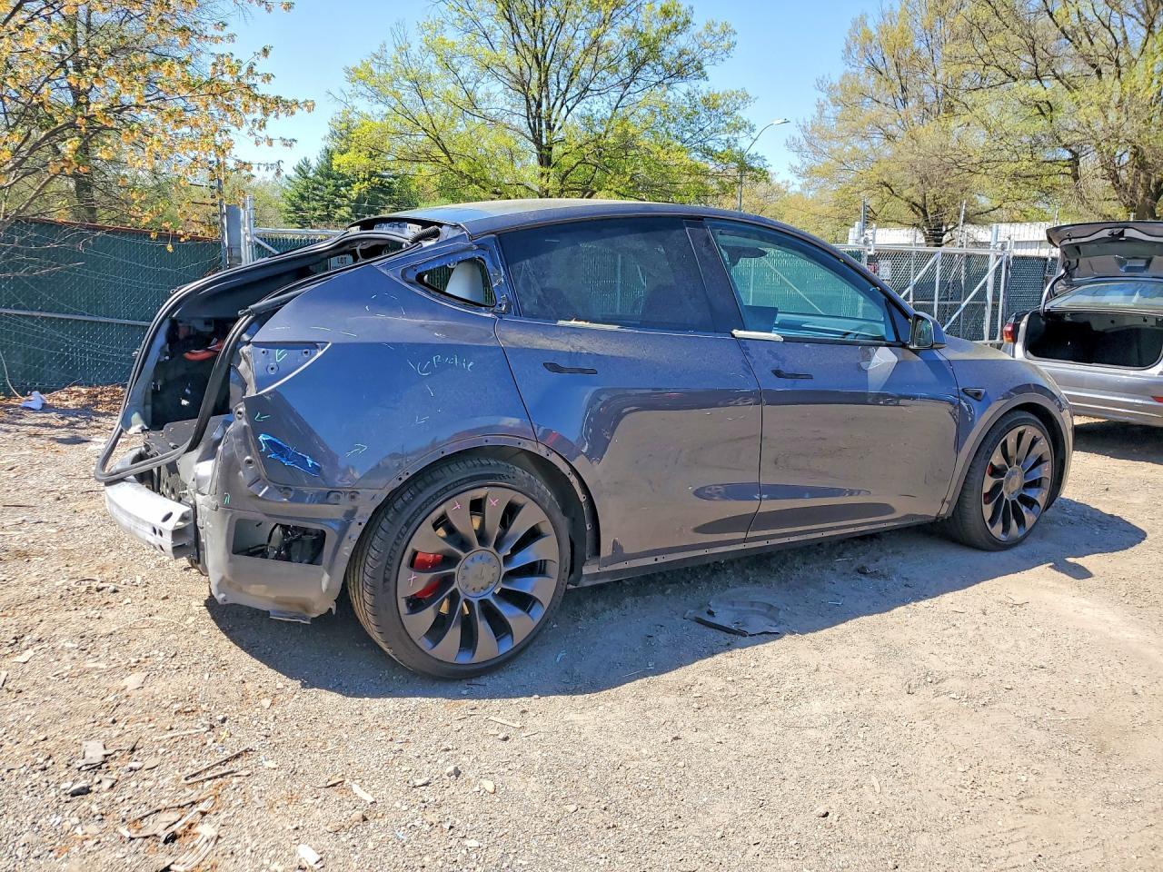 2023 Tesla Model Y - Фото 3