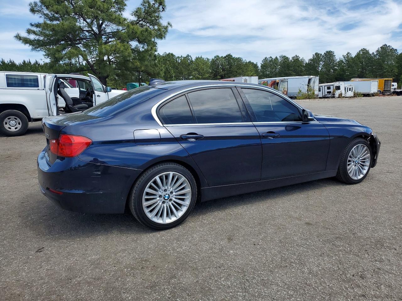 2015 BMW 328 Xi - Image 3