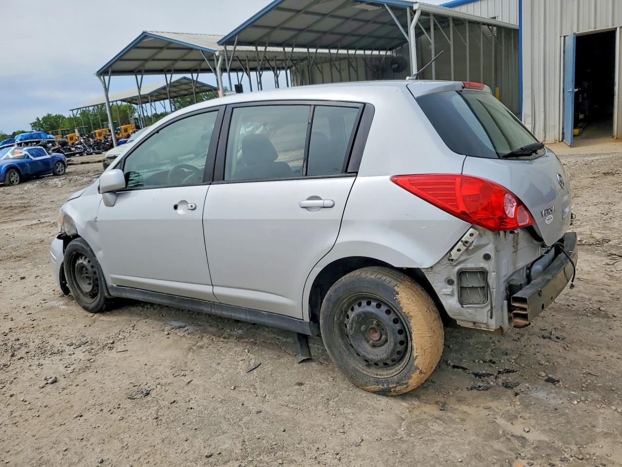 2012 Nissan Versa 1.8 S - Фото 2