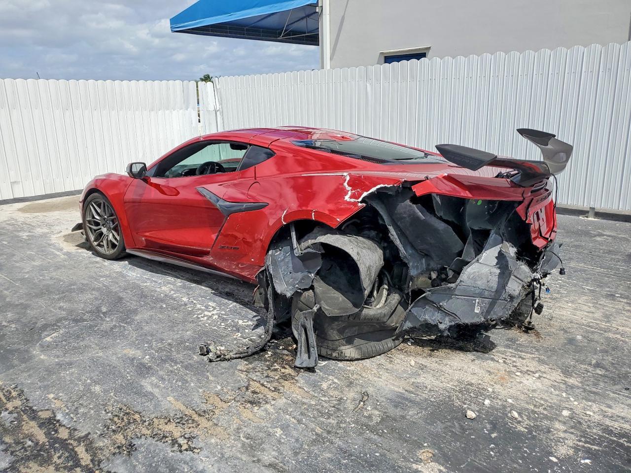 2025 Chevrolet Corvette Z06 2Lz - Фото 2