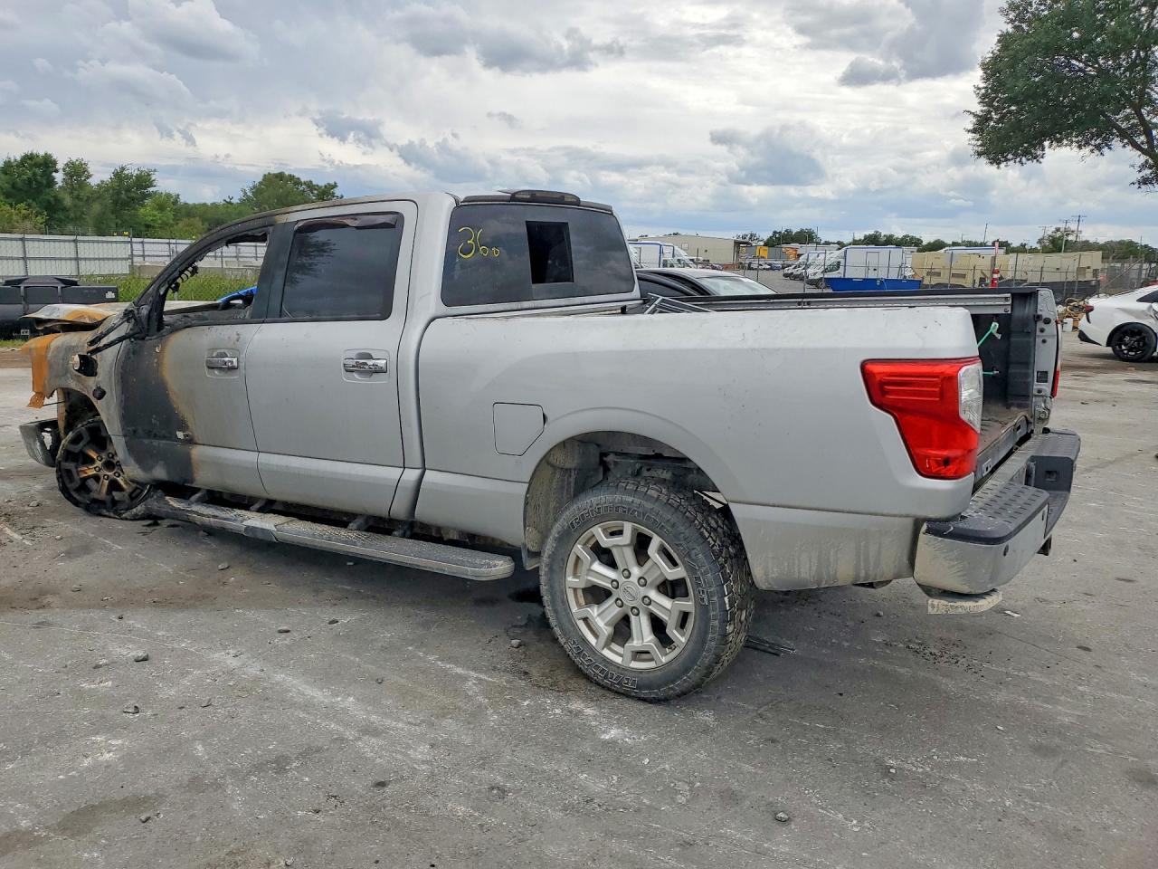 2016 Nissan Titan Xd Sl - Фото 2