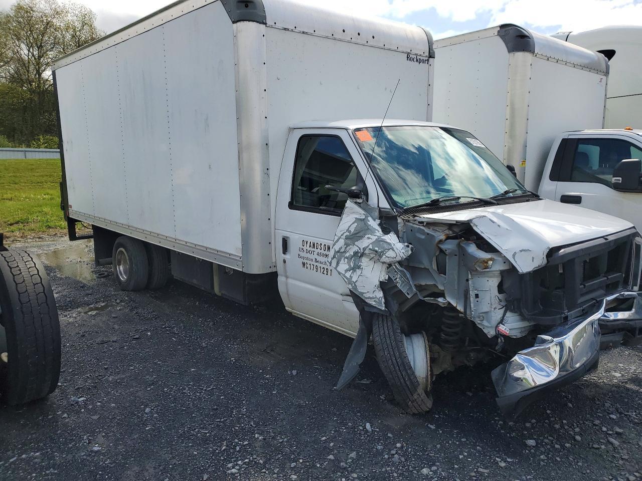 2019 Ford E350 Box Truck - Image 4