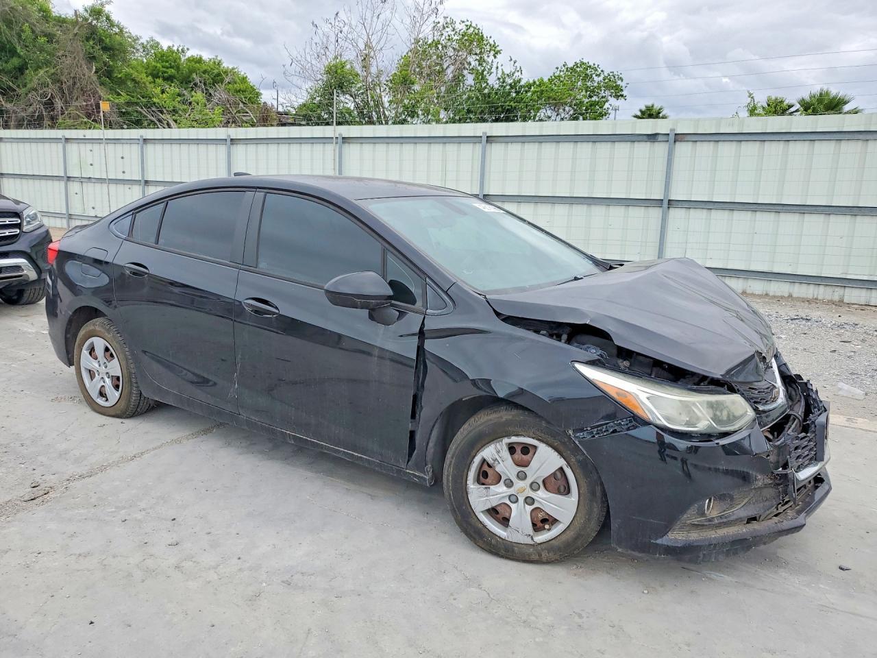 2018 Chevrolet Cruze Ls - Фото 4