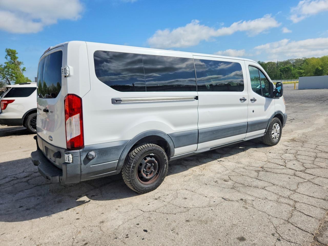 2015 Ford Transit T-350 - Фото 3