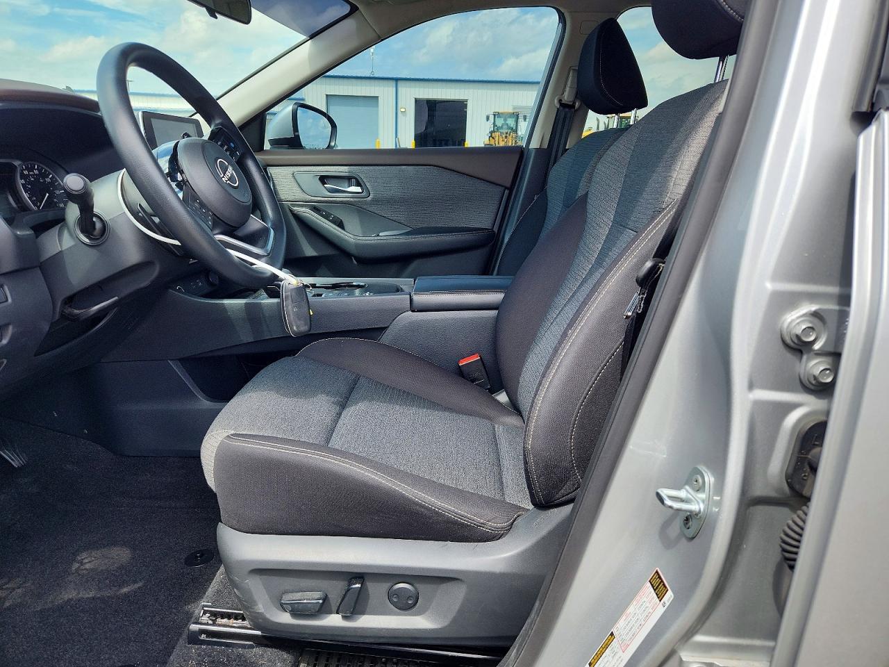 2023 Nissan Rogue Sv - Image 7