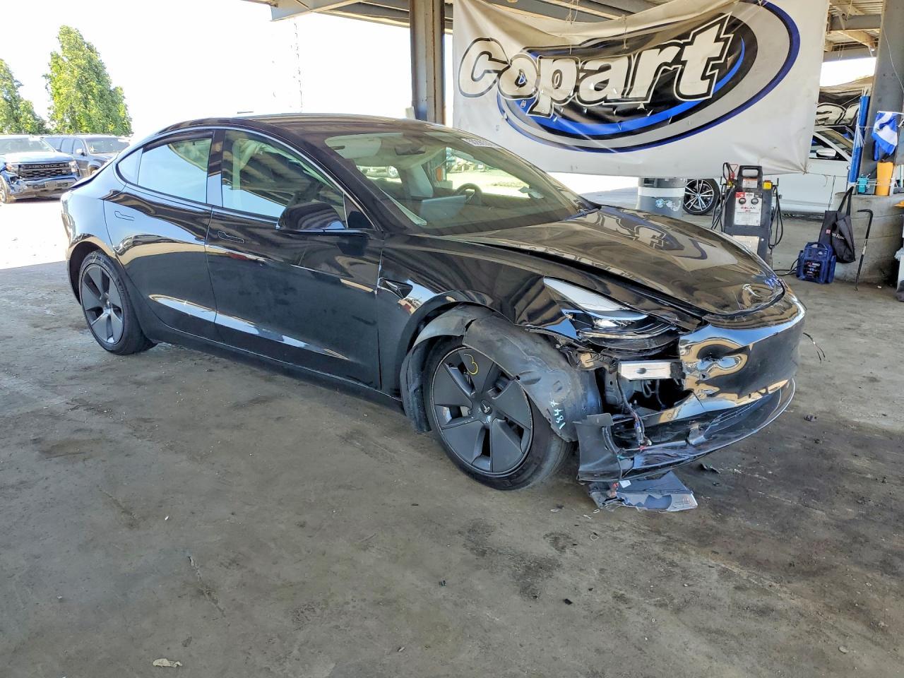 2022 Tesla Model 3 - Фото 4