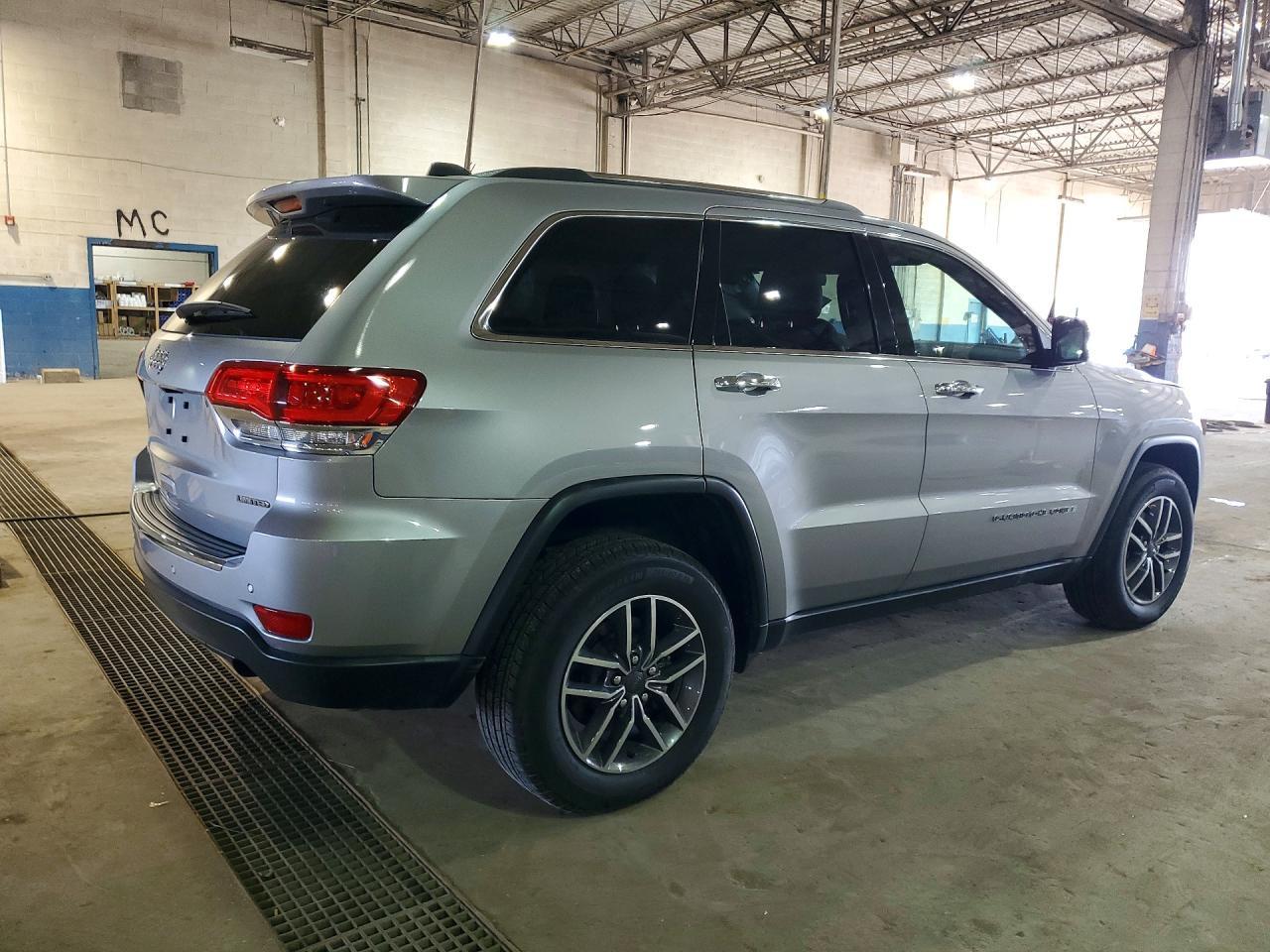 2019 Jeep Grand Cherokee Limited - Image 3