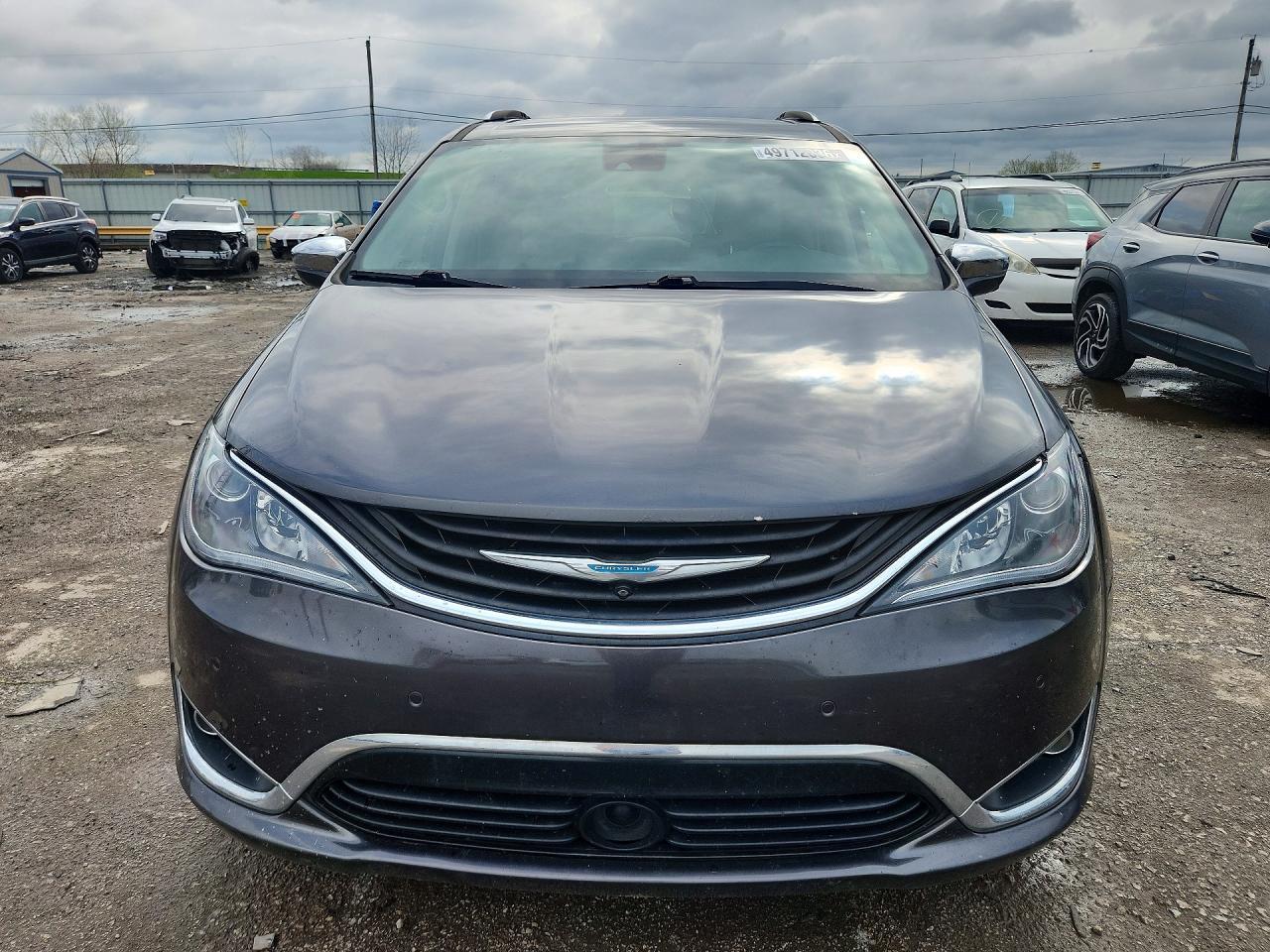 2018 Chrysler Pacifica Hybrid Limited - Image 5