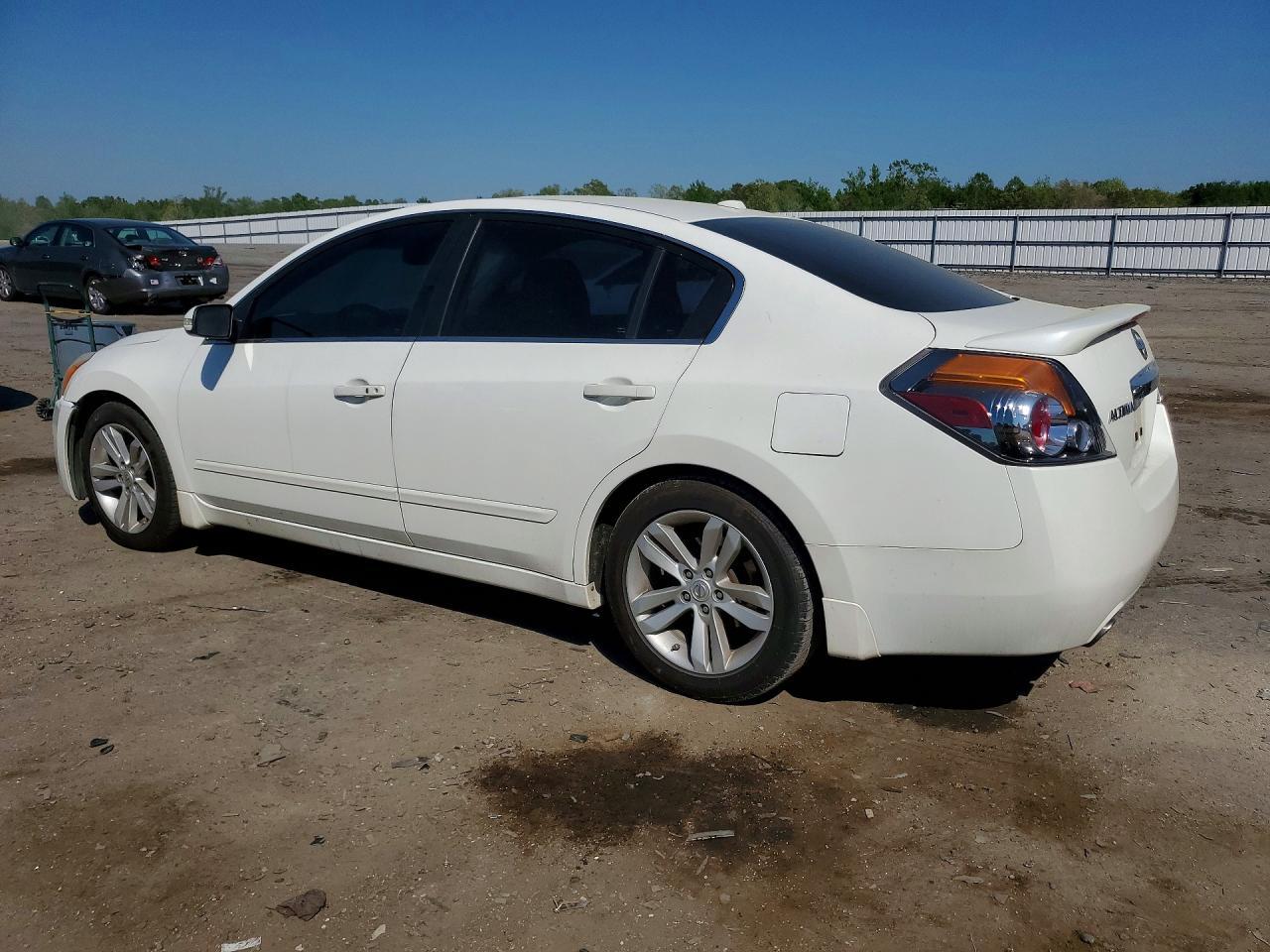 2011 Nissan Altima Sr - Фото 2