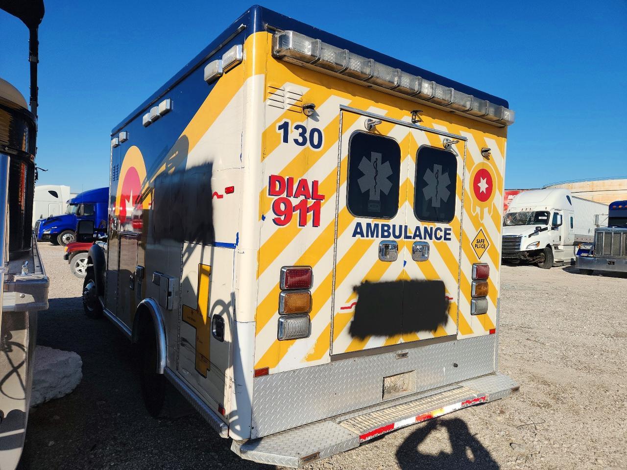 2016 Ford F450 Sd Ambulance - Фото 2