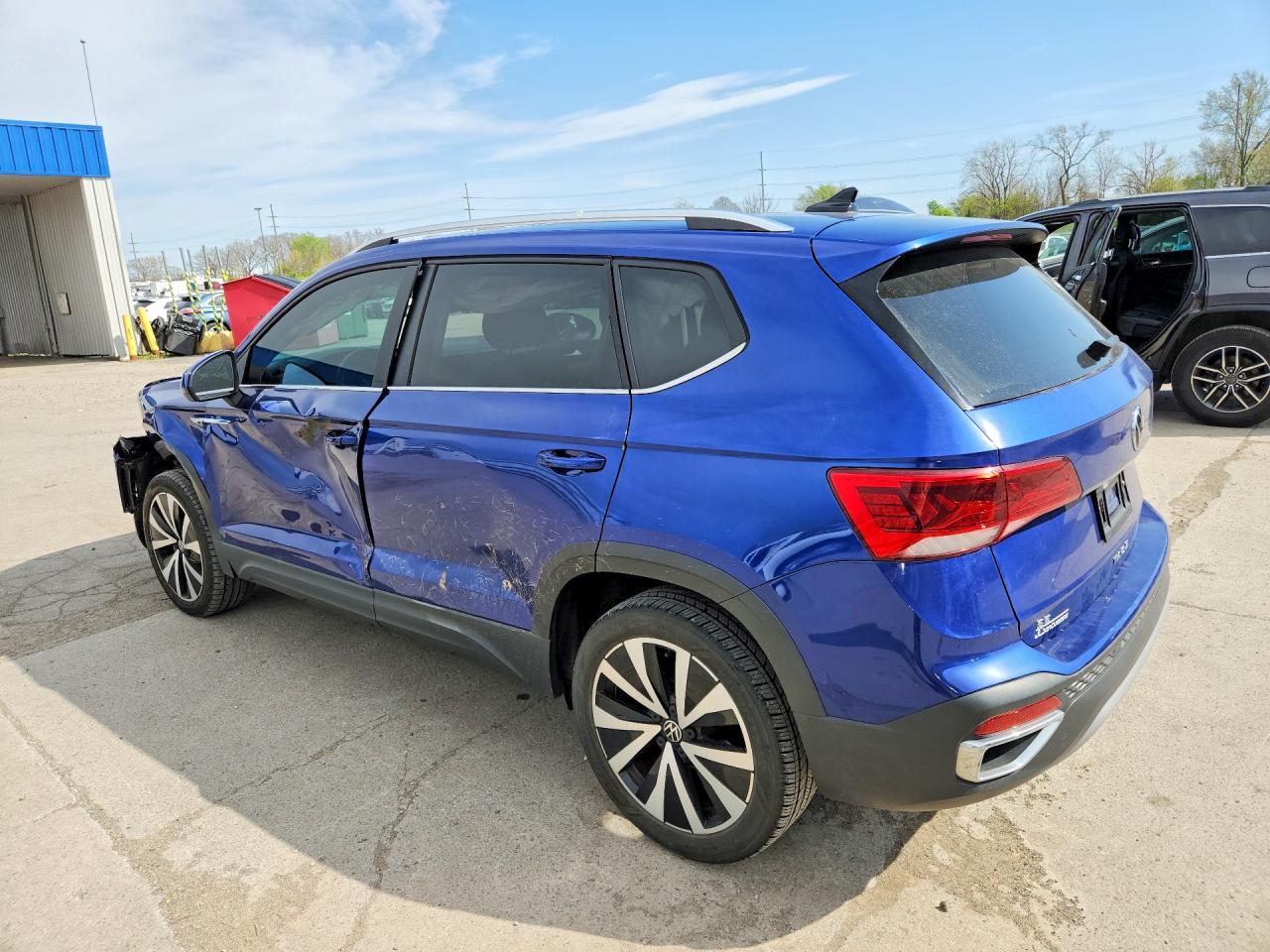 2023 Volkswagen Taos Se - Image 2