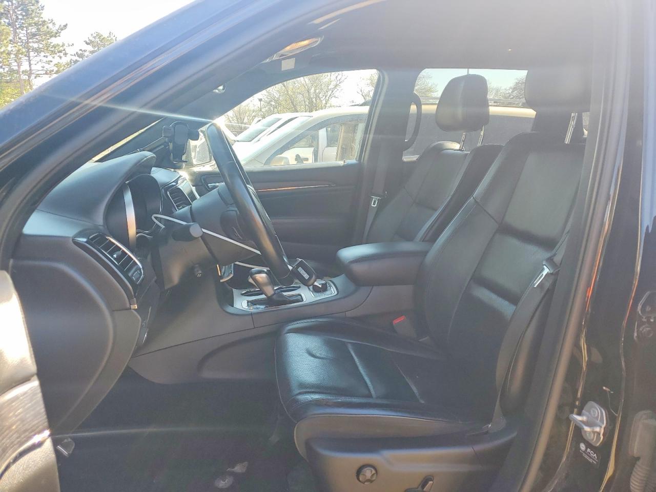 2021 Jeep Grand Cherokee Overland - Фото 7