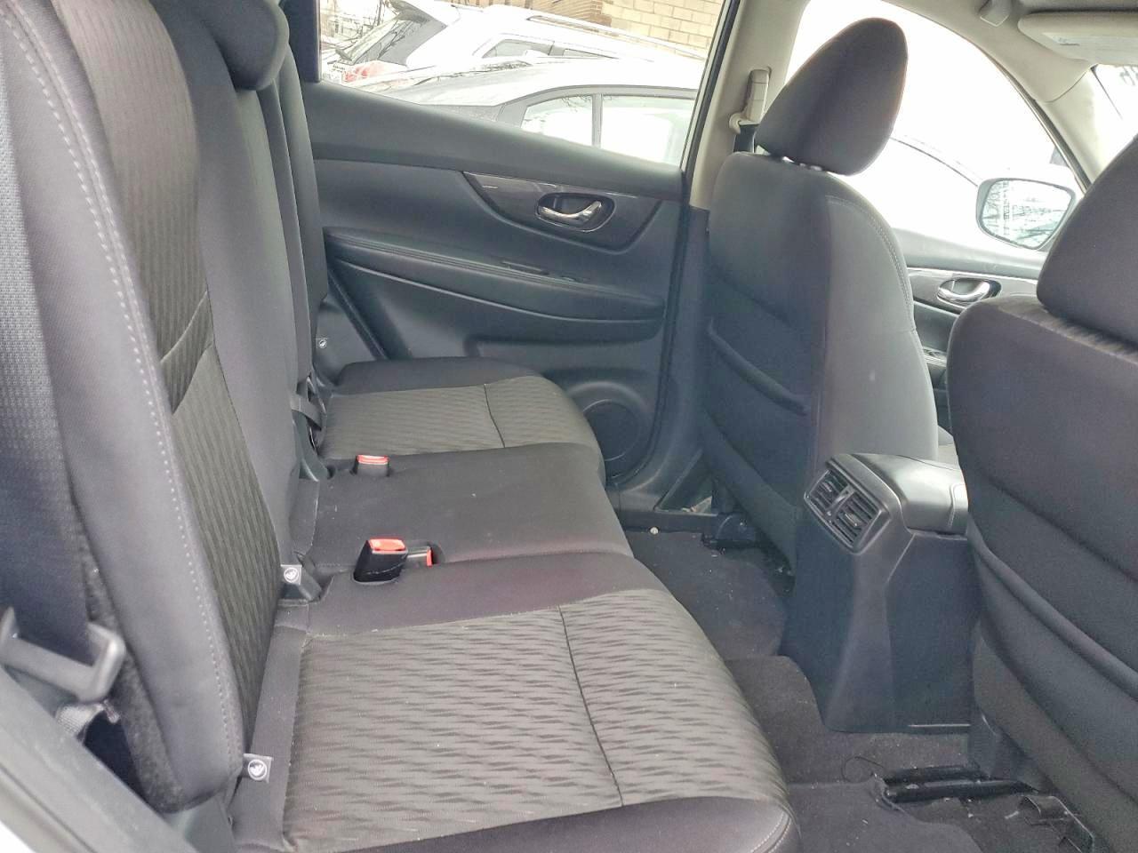 2019 Nissan Rogue S - Image 6