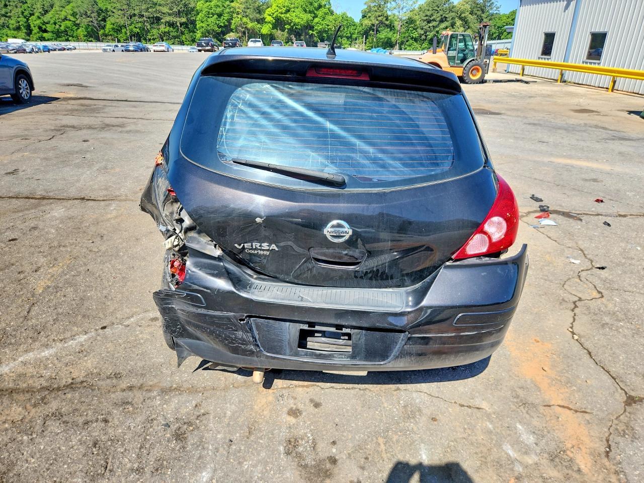 2011 Nissan Versa 1.8 S - Фото 6