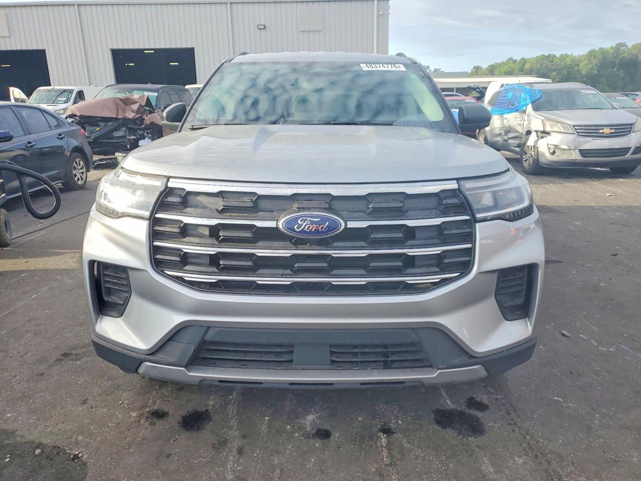 2025 Ford Explorer Active - Image 5