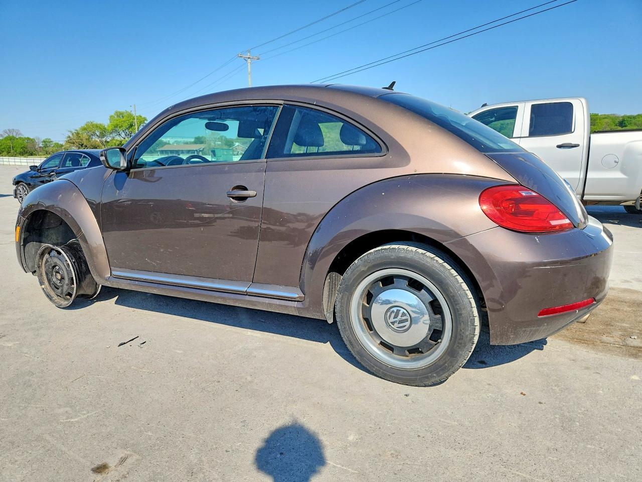 2013 Volkswagen Beetle - Image 2