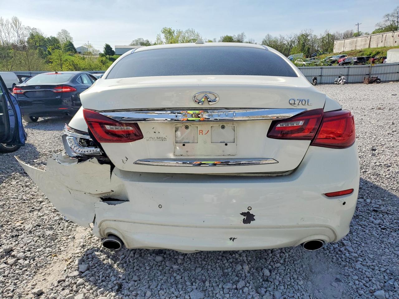2015 Infiniti Q70L 3.7 - Image 6