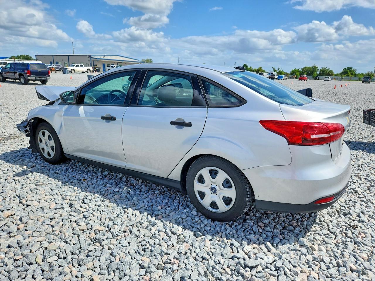 2016 Ford Focus S - Фото 2
