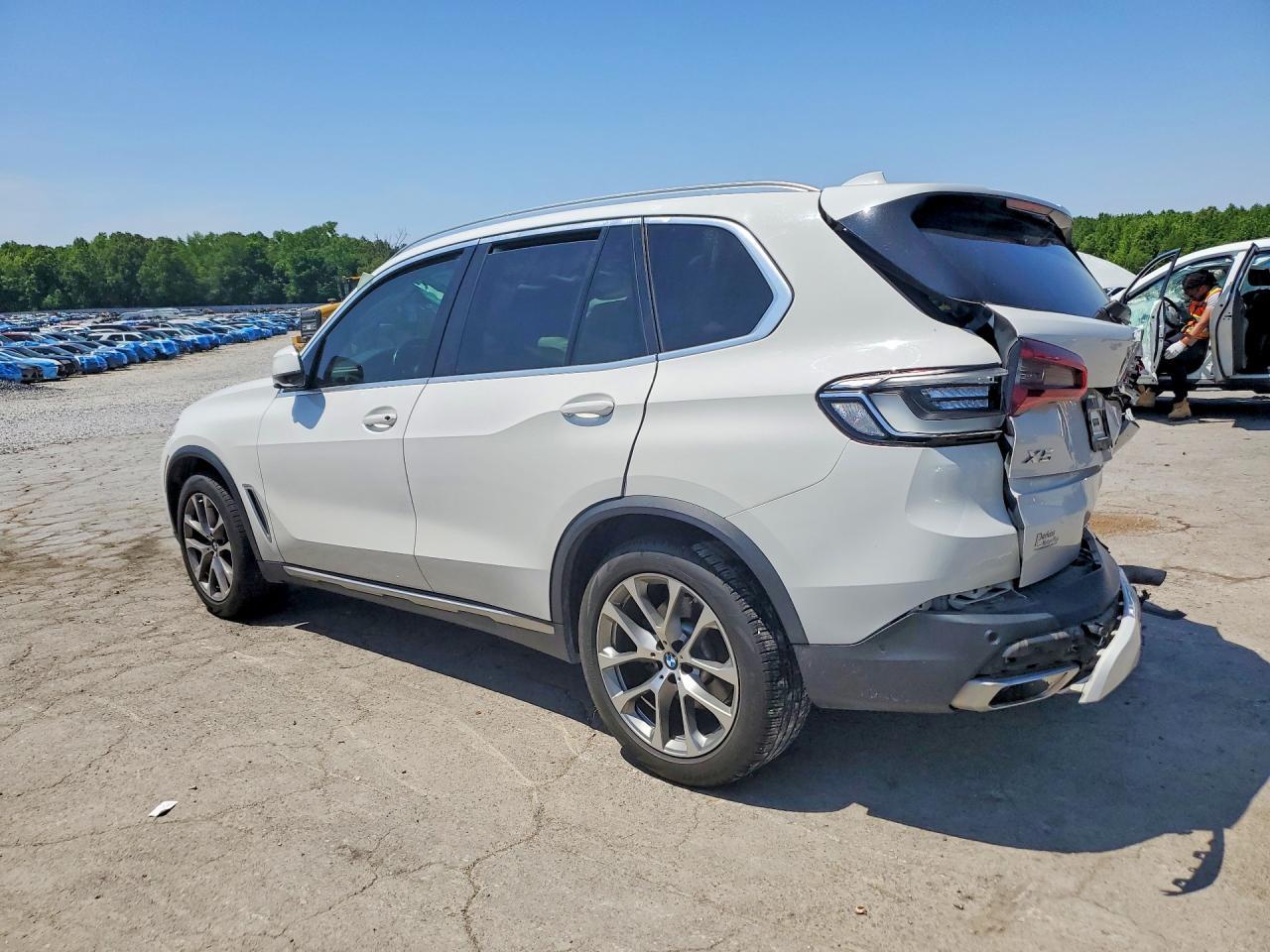 2020 BMW X5 Sdrive 40I - Image 2