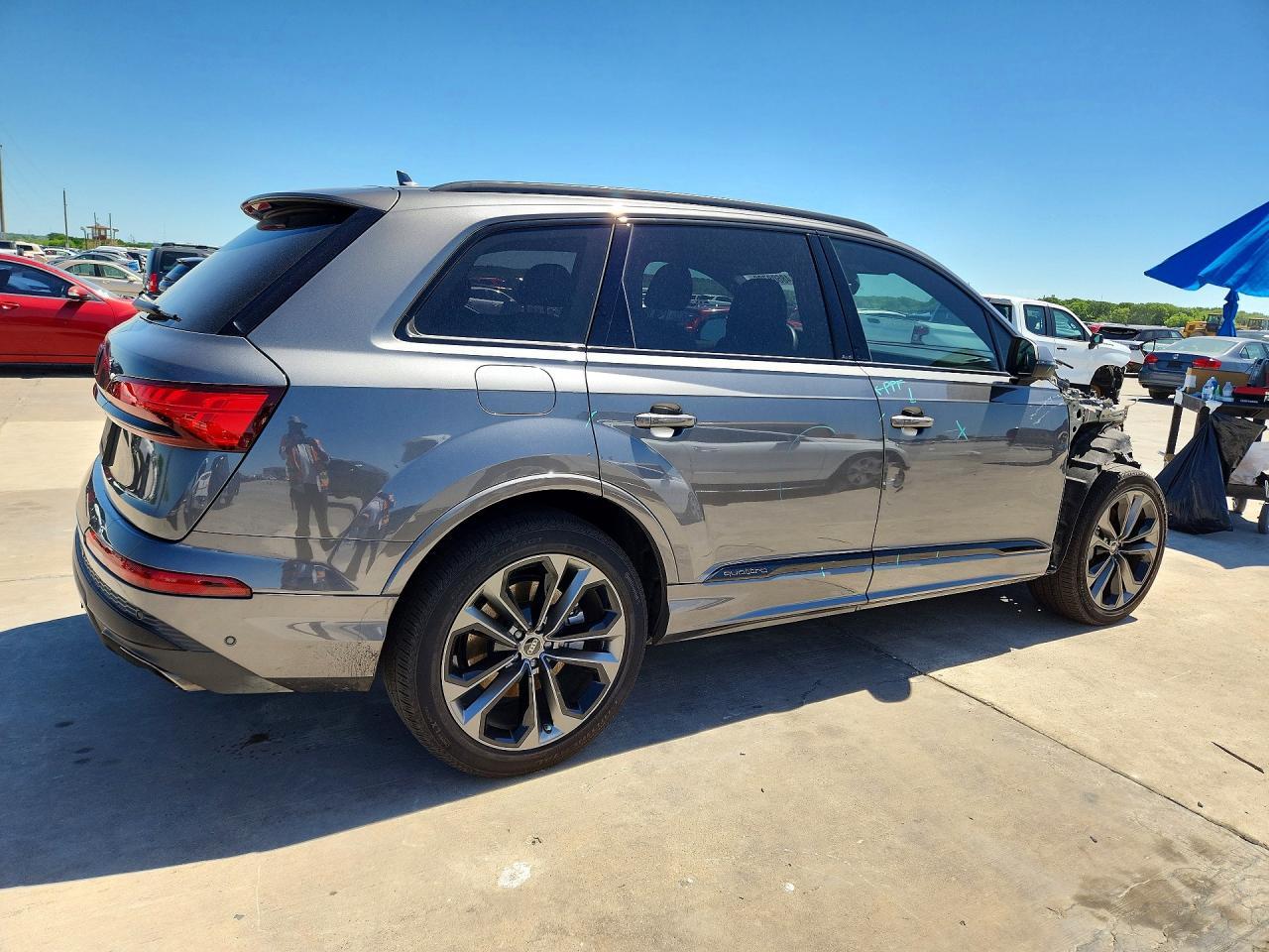 2025 Audi Q7 Premium Plus - Image 3