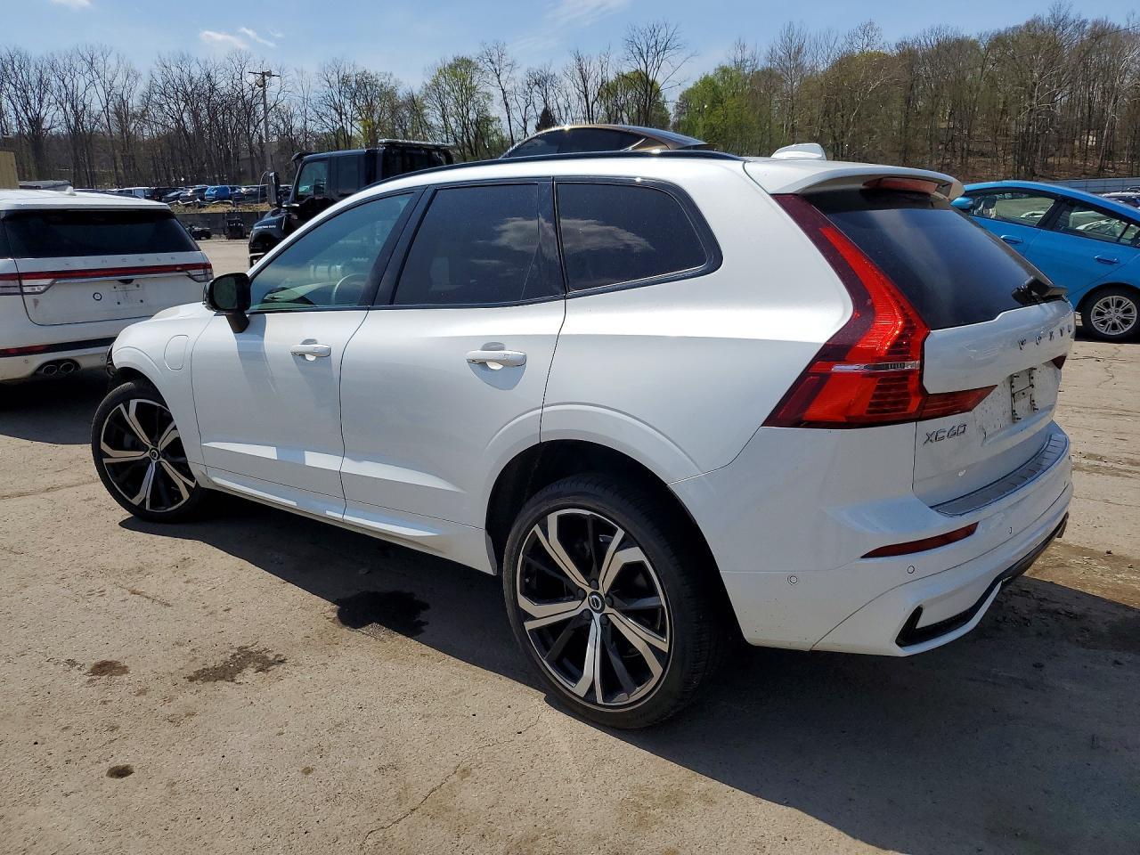 2022 Volvo Xc60 T8 Recharge R-Design - Image 2