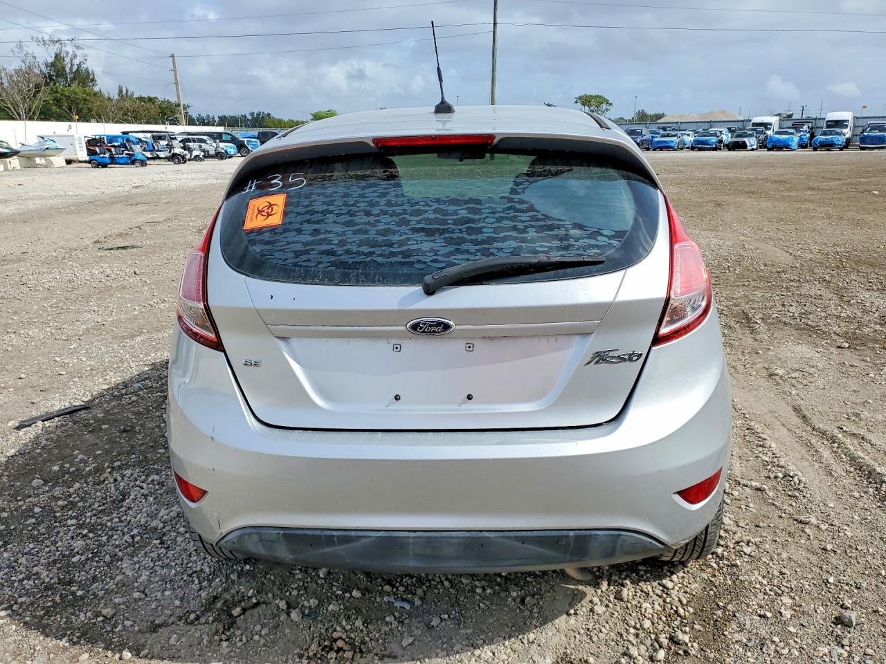 2015 Ford Fiesta Se - Image 6