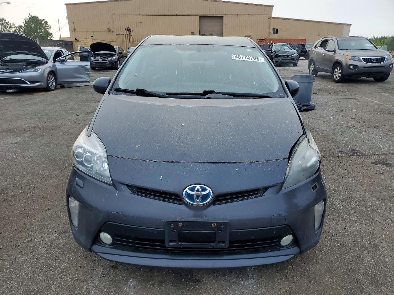 2015 Toyota Prius Five - Image 5