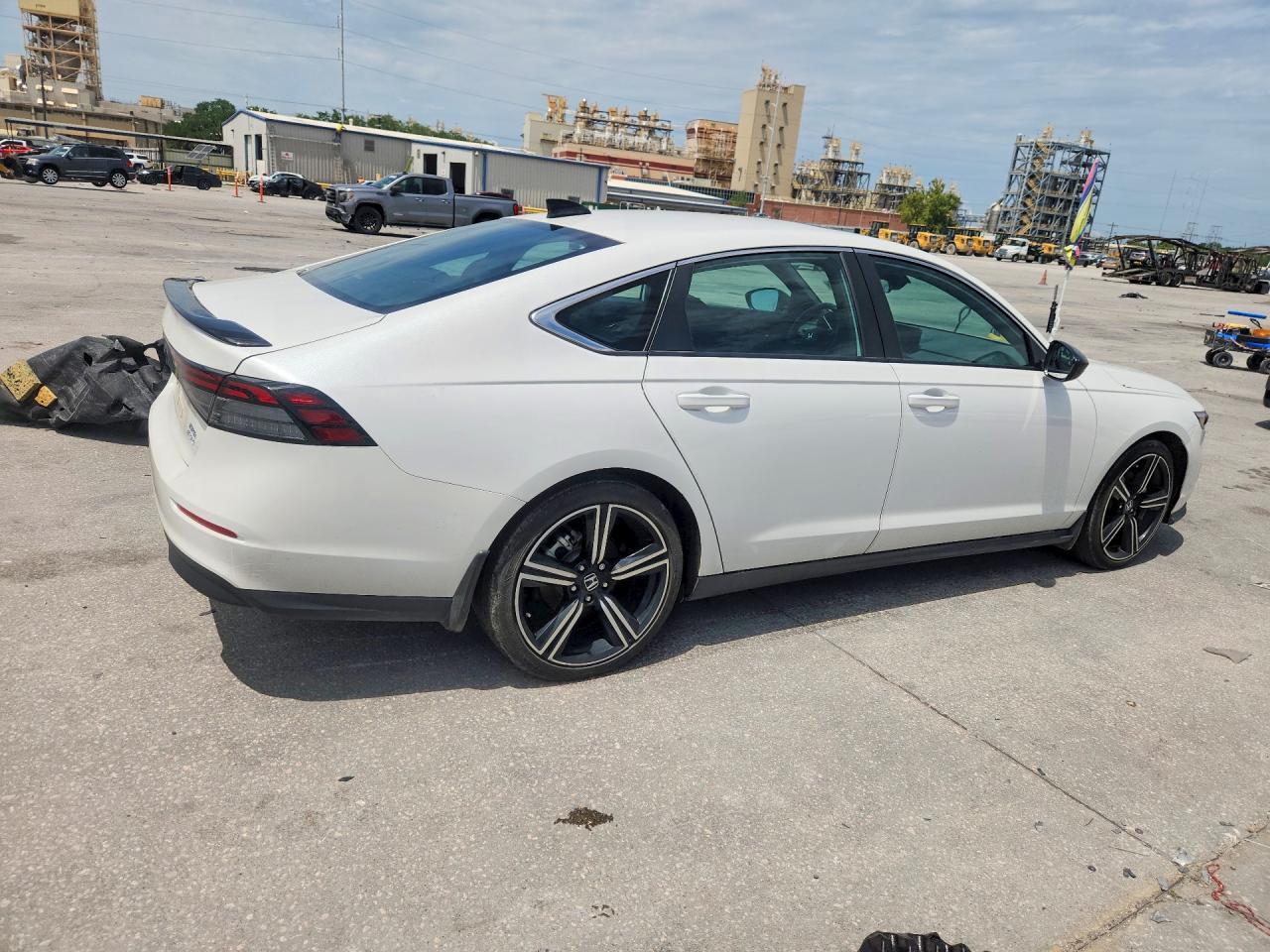 2024 Honda Accord Hybrid Sport - Image 3
