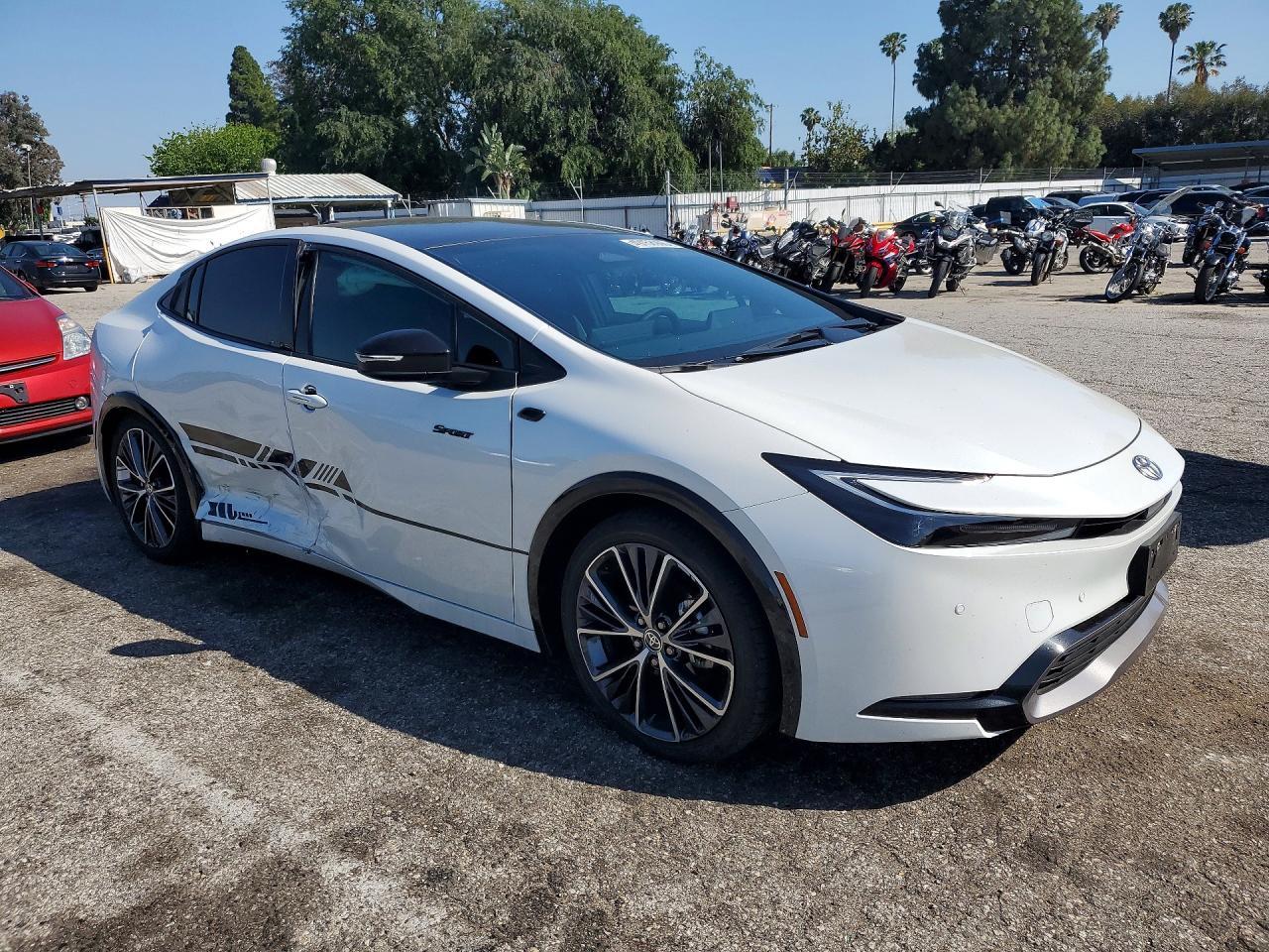 2024 Toyota Prius Xle - Фото 4