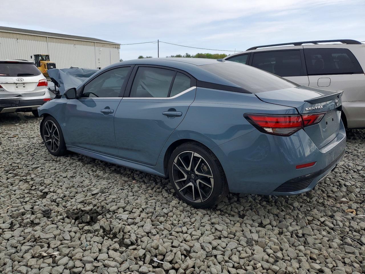 2024 Nissan Sentra Sr - Image 2