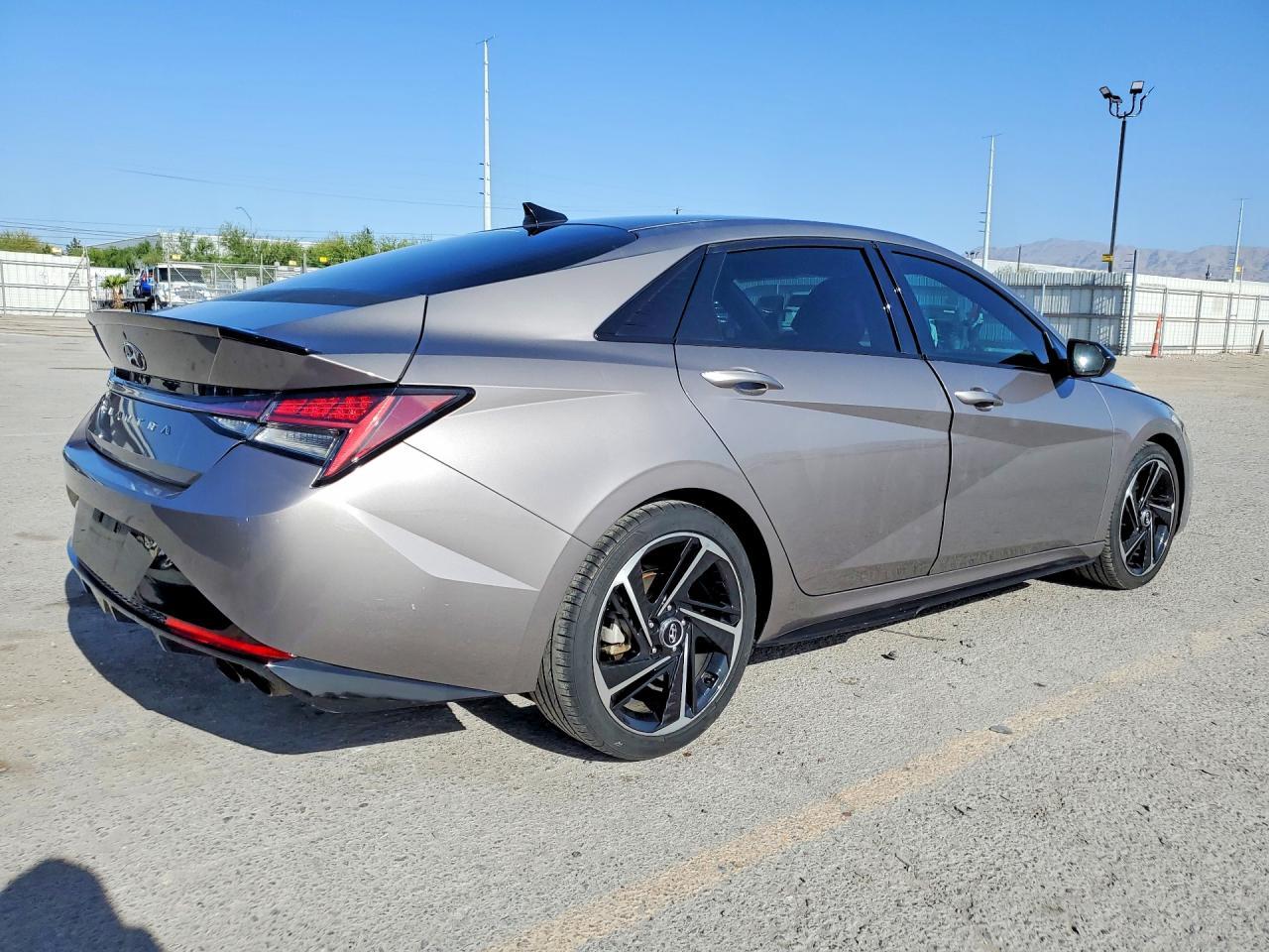 2022 Hyundai Elantra N Line - Фото 3