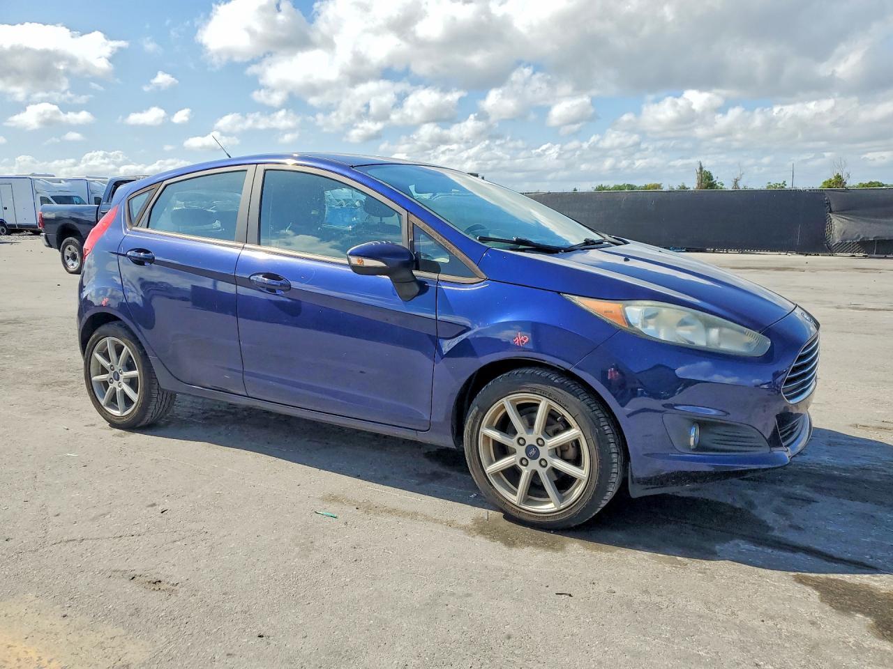 2016 Ford Fiesta Se - Image 4