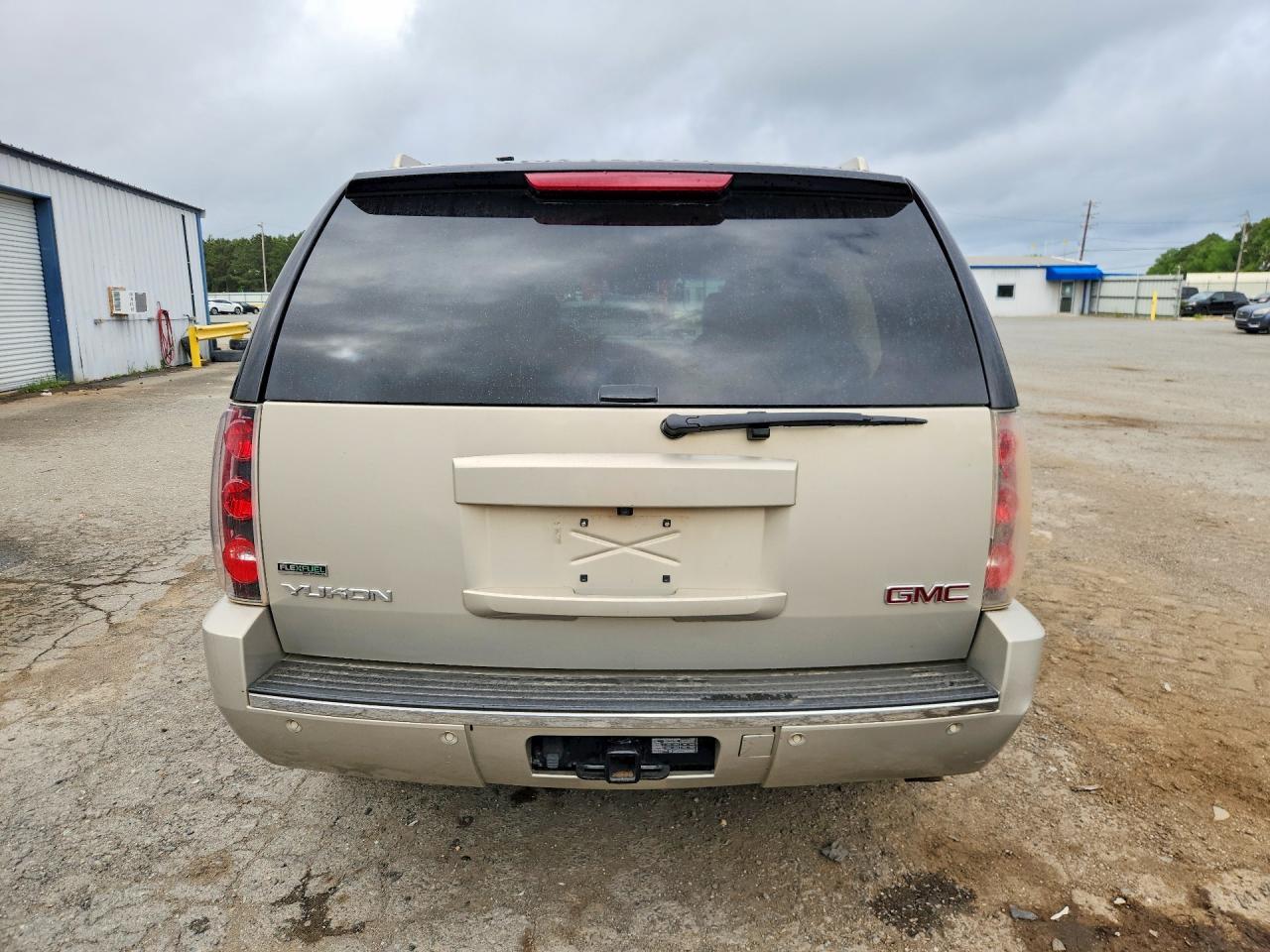 2011 GMC Yukon Denali - Фото 6