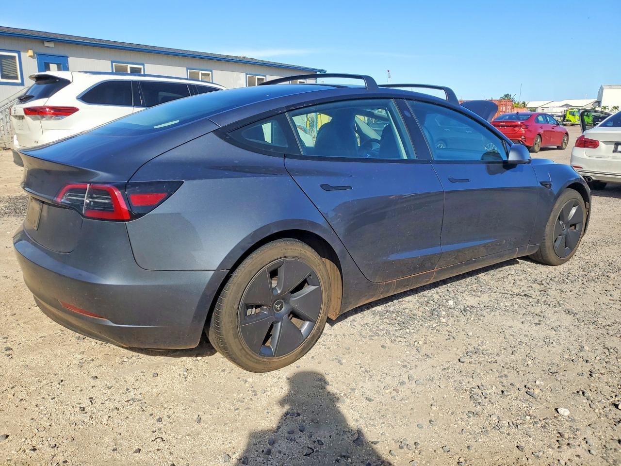2023 Tesla Model 3 - Фото 3