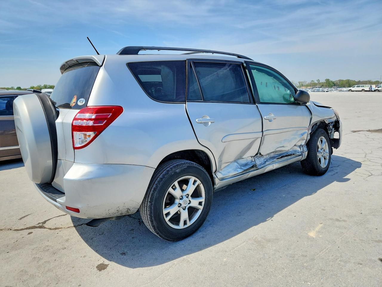 2011 Toyota Rav4 Base - Фото 3